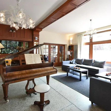 Modern In With Garden De Panne