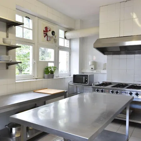 Modern In With Garden *